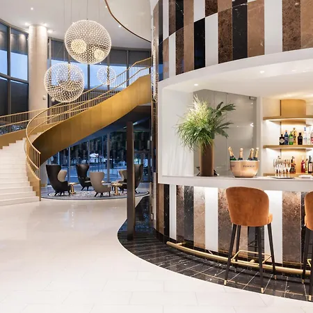 Eurostars Universal فندق 5*