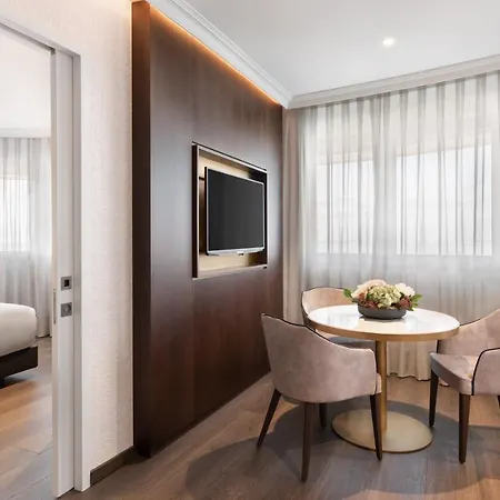 Eurostars Universal 5* Lissabon
