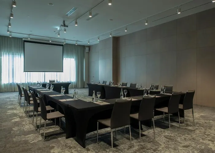 Отель Eurostars Universal