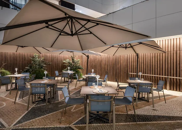 Отель Eurostars Universal