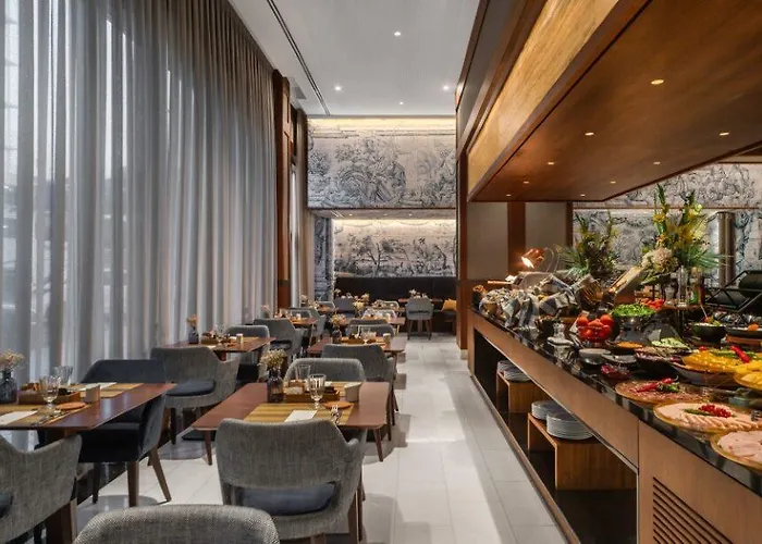 Eurostars Universal Отель