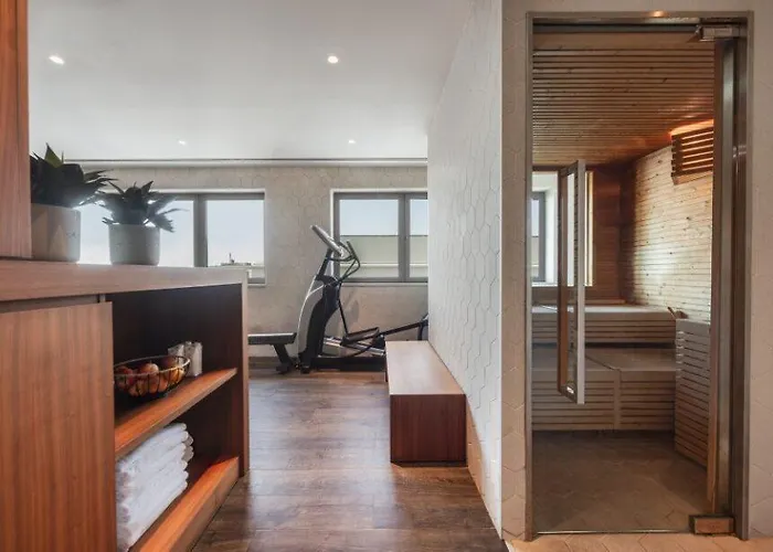 Eurostars Universal Отель